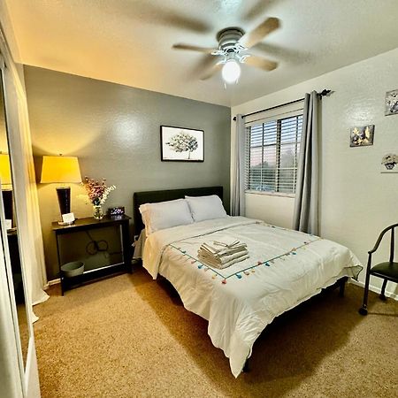 Cozy Private Room With Shared Bathroom Inside A House Phoenix Exterior photo