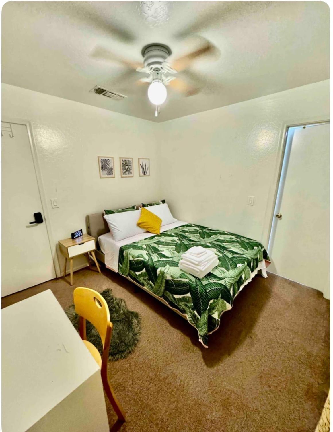Cozy Private Room With Shared Bathroom Inside A House Phoenix Exterior photo